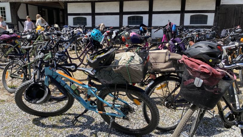 Cykler fra elever til skoletjenesteforløb på Søbygaard