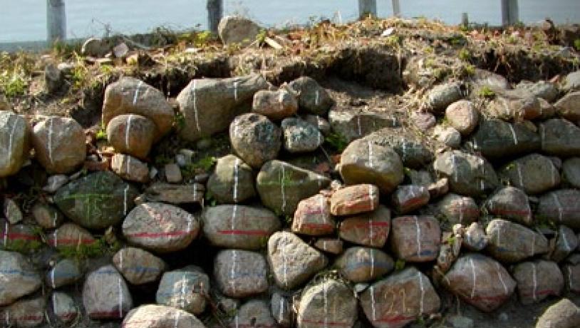 Søbygaards stensætning under restaurering