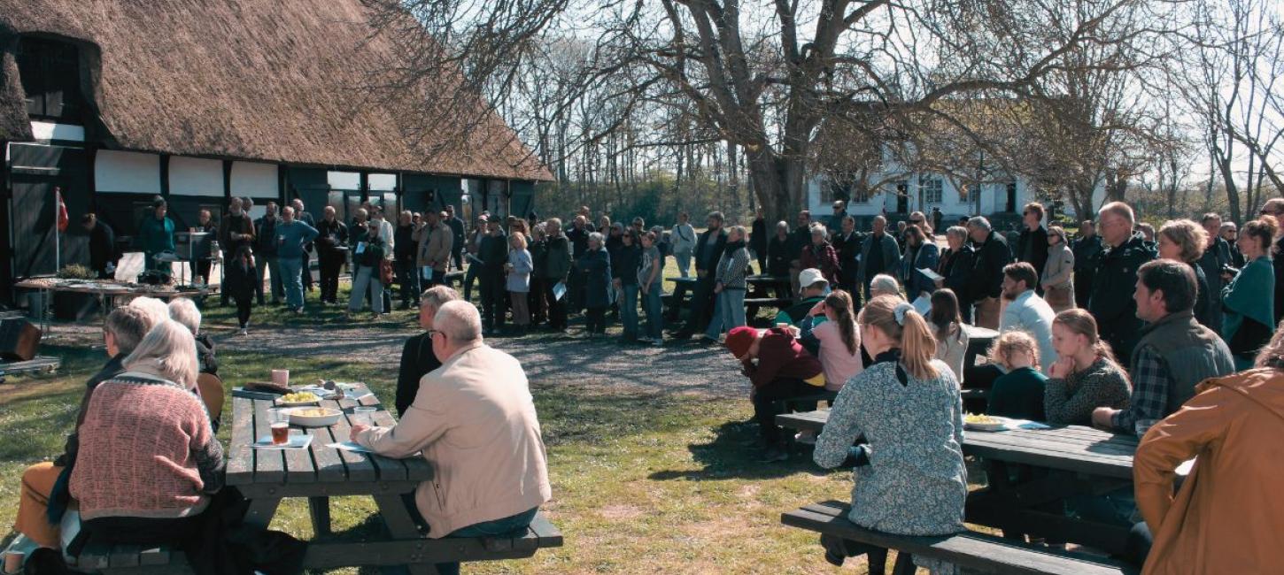 Samling af mennesker på Søbygaard